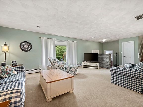 5th image of 154 Harts Dr