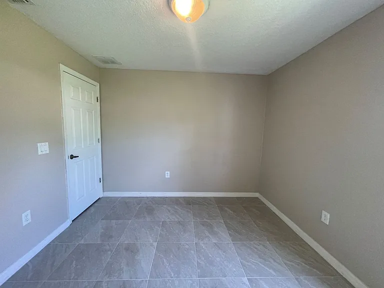 568 Finch Ct — Photo 22