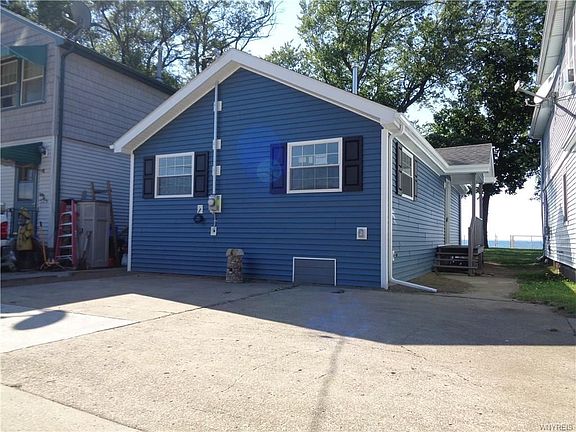 3rd image of 47 N Shore Dr