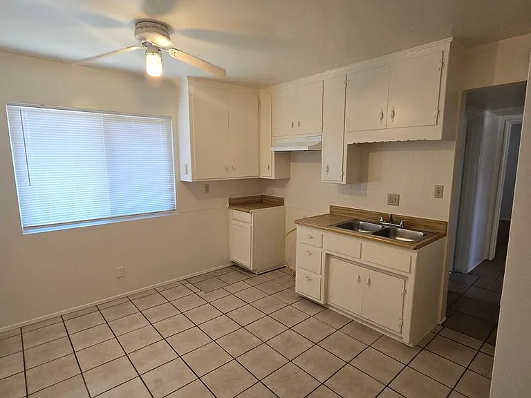 461 N Franklin St — Photo 17