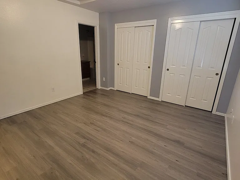 2513 W Grouse Ave — Photo 6
