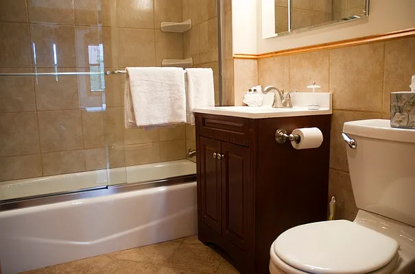 Rented by Easy Rental LLC | media 34