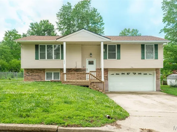 1804 Meadow Ct, Rolla, MO 65401