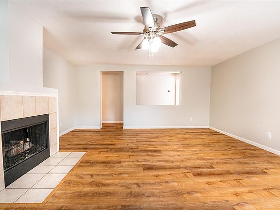 2nd image of 7830 Hunters Peak Ln