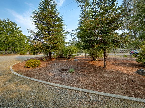 4th image of 17692 China Gulch Dr