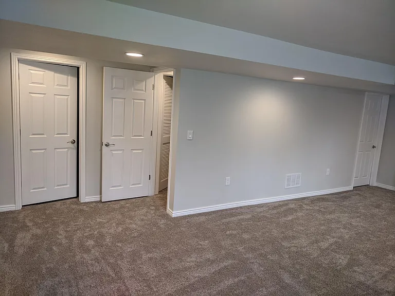9045 Rochester Dr — Photo 62