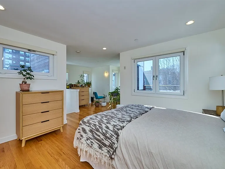 17 Clary St #1 — Photo 11