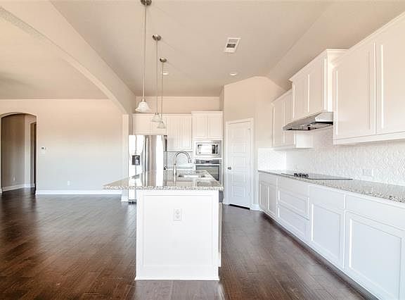 4th image of 1647 Fraser Dr