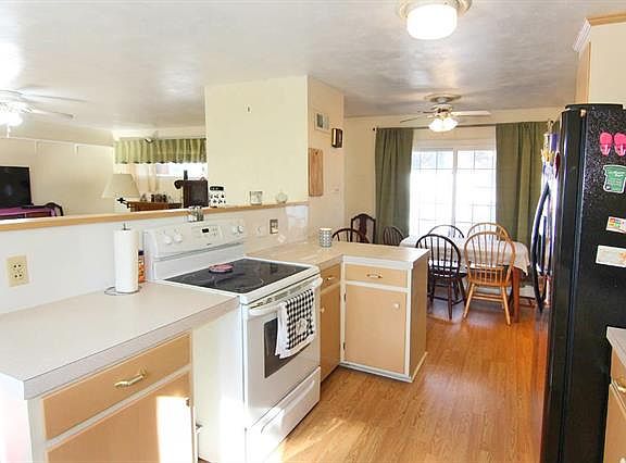 4th image of 2775 Adeline Ave