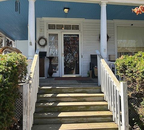 3rd image of 419 Loder St