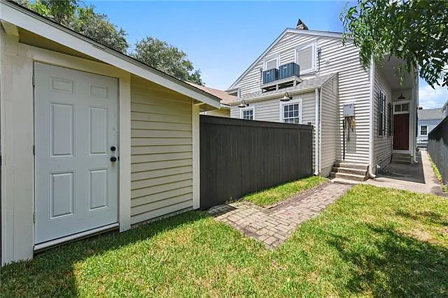 2506 Saint Thomas St — Photo 17