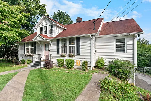 258 E Moody Ave Photo 1 258 E Moody Ave Photo 1