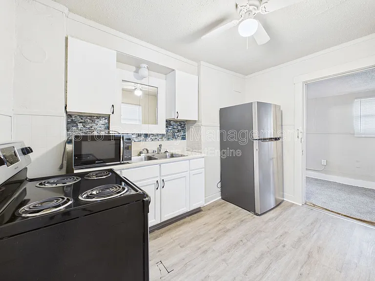 4028 E 68th Ter — Photo 7