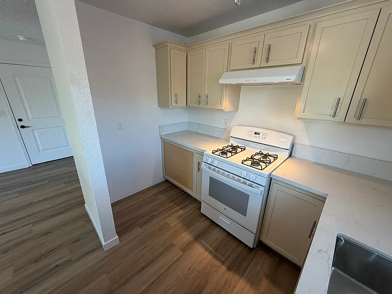 1071 Bonita St #D — Photo 3