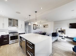 113 Grand Ave, Toronto, ON M8Y2Z4
