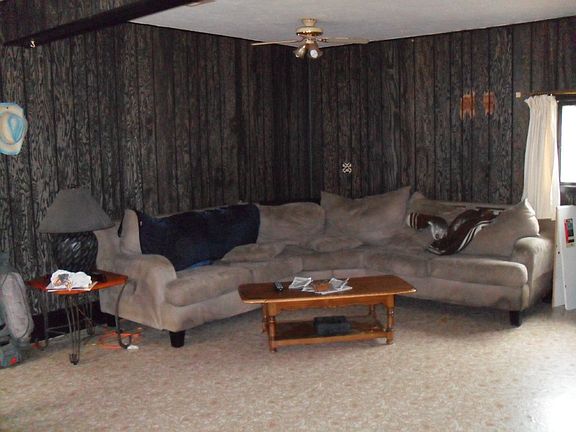 3rd image of 35990 Hillcrest Dr