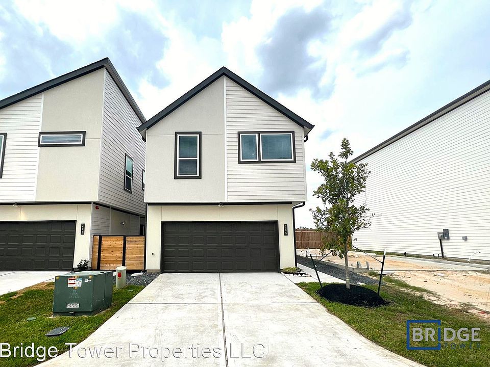 1st image of 365 N Centro Cir