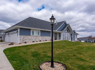 3510 Howell Oaks Dr, Waukesha, WI 53188