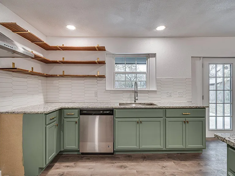 2110 Aggie Dr — Photo 3