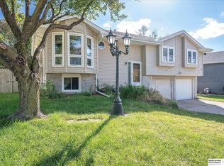 8935 N 83rd St, Omaha, NE 68122