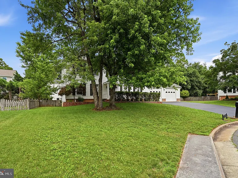10609 Oxford Ct — Photo 58