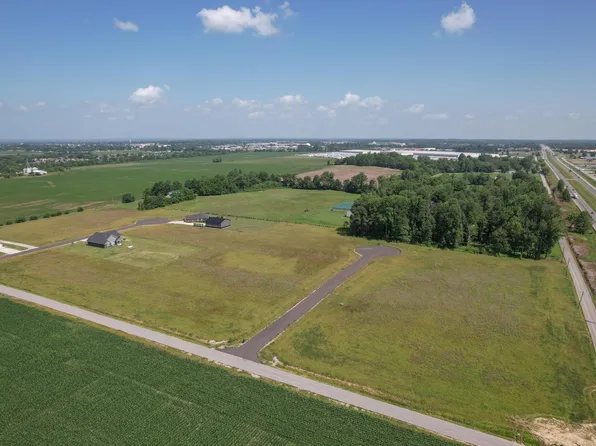 10401 Emerald Ct N, Seymour, IN 47274