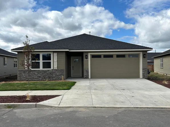 3200 NW Dogwood Ave, Redmond, OR 97756