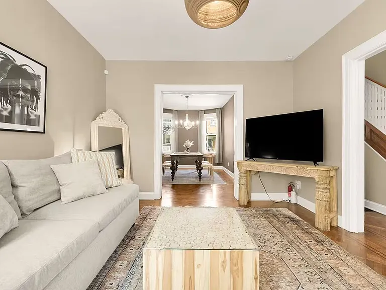 637 Keefer Pl NW — Photo 13
