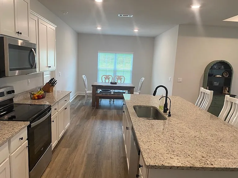 1020 Ballantyne Ln — Photo 6