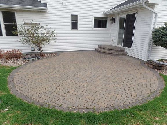 Arched entry to sun room