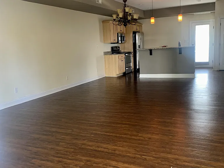 104 Capital St — Photo 6