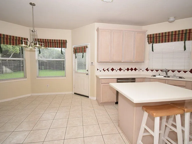 3810 Buckley Ln — Photo 5