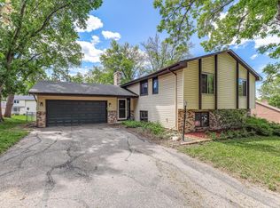 5917 W 99th St, Bloomington, MN 55438