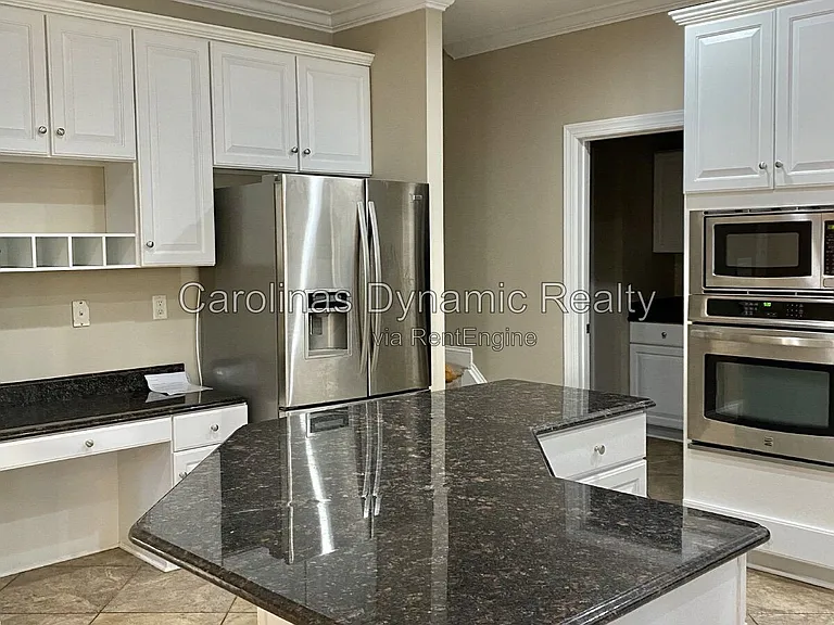 605 Queenswater Ln — Photo 7