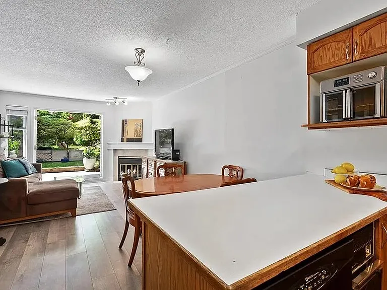 74 Miner St #102 — Photo 5