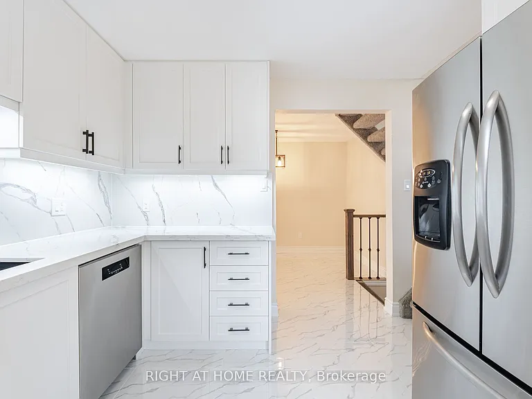 50 Albemarle St — Photo 11