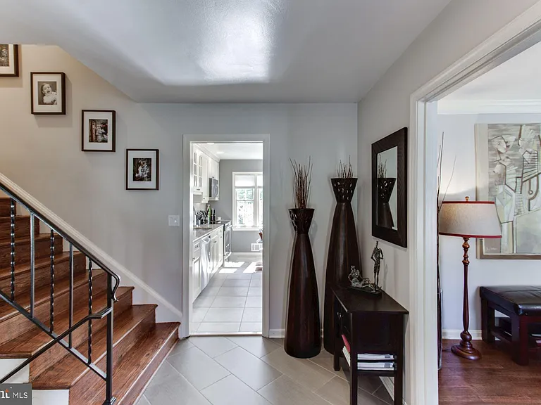 7510 Shadywood Rd — Photo 6