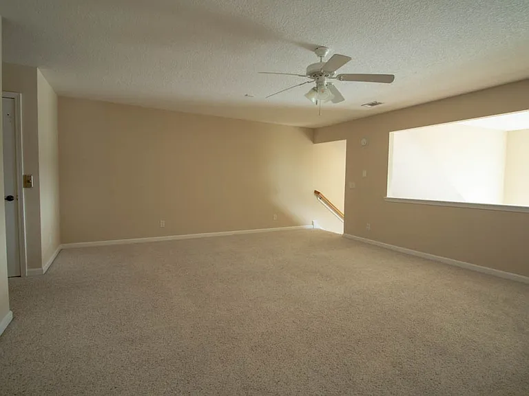 127 Ventura Pl — Photo 16