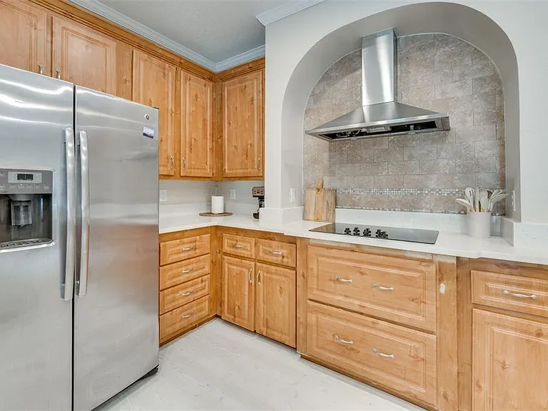 8123 Shelley Trl — Photo 4