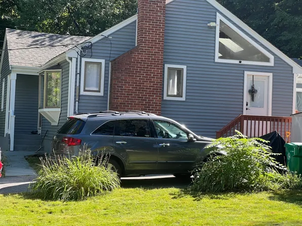 3 Macintosh Ln, Ashland, MA 01721