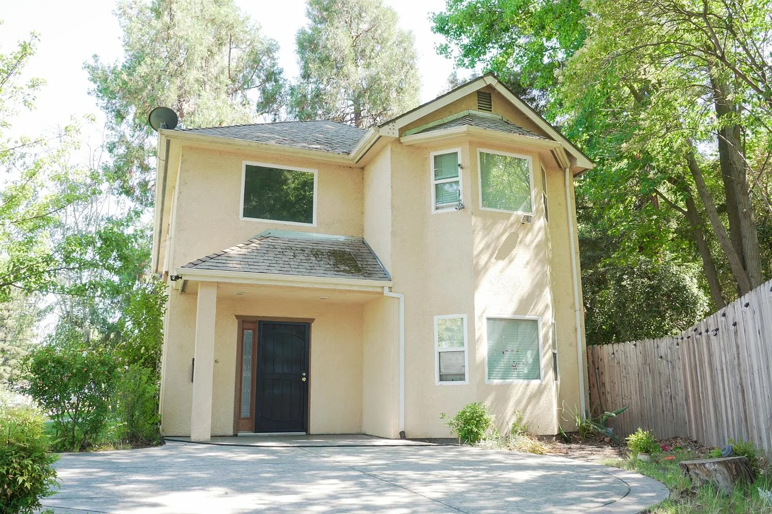 969 Woodshire Way photo 1