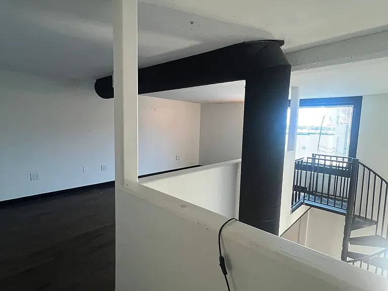 917 E Douglas Ave #C — Photo 8