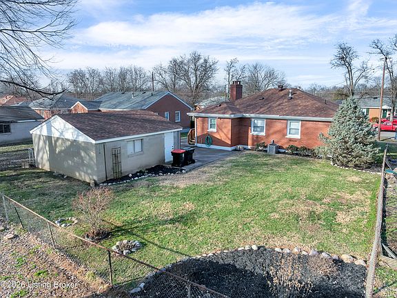 3rd image of 1612 Linda Way