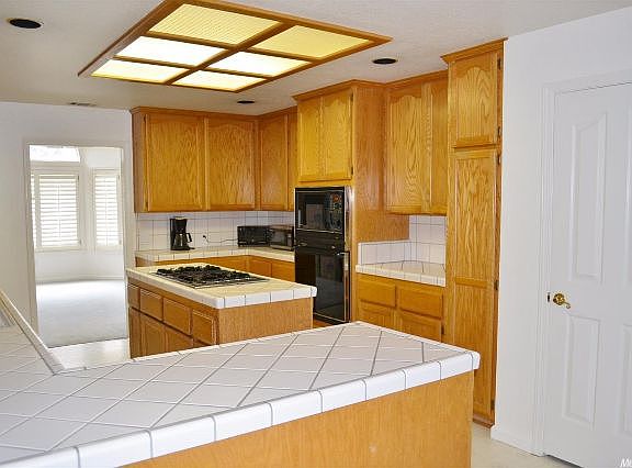 4th image of 8546 Le Parc Ct