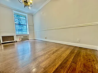 Rented by R New York