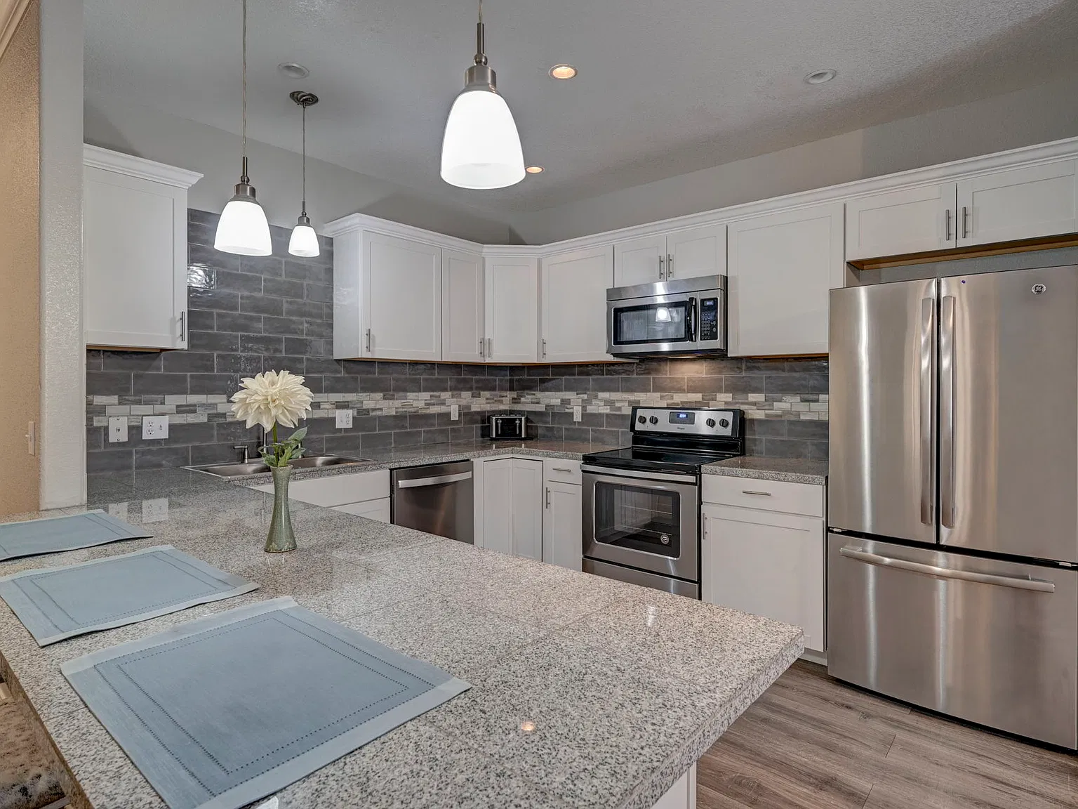 2 bed, 1222 sqft, $2,000 — Photo 3