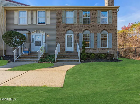 121 Liverpool Court, Lakewood, NJ 08701