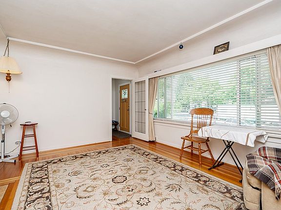 5th image of 916 13th St