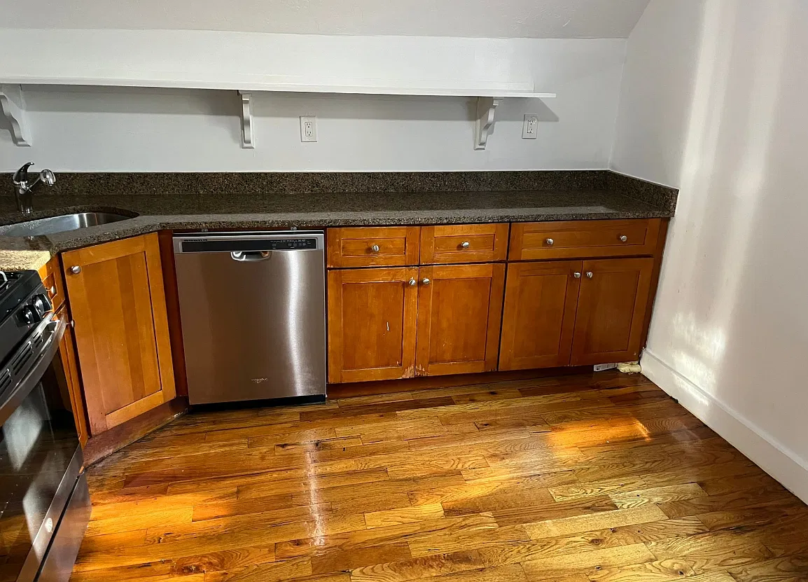 3 bed, 9999 sqft, $3,390 — Photo 1