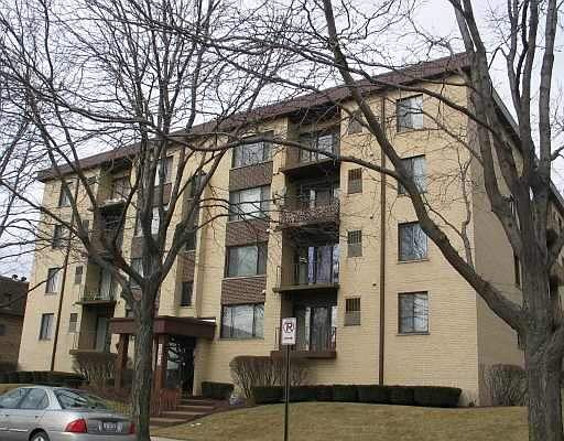 1st image of 5800 W 105th St #3
